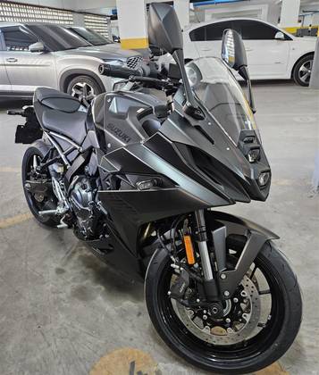 SUZUKI GSX-8R SUZUKI GSX-8R